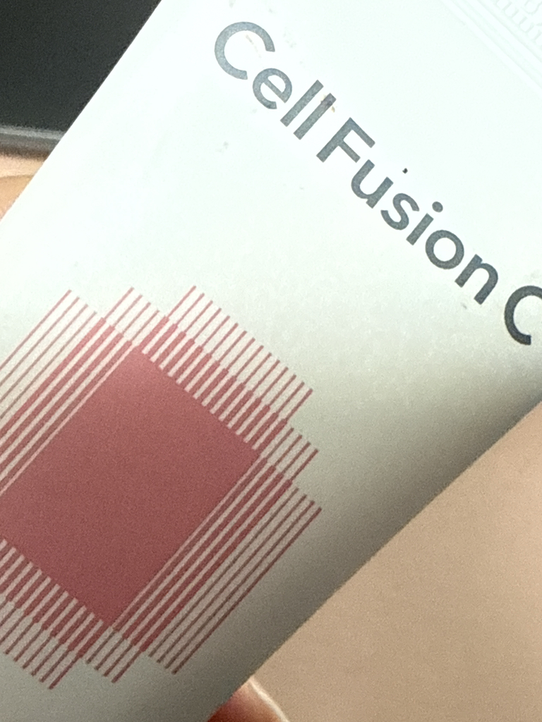 防晒霜 [SPF50+/PA++++] [淡化色斑]的真实用户使用照片