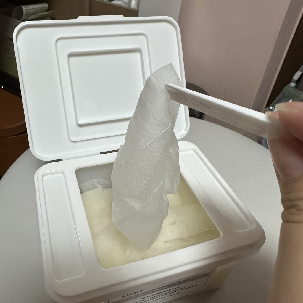 디어클레어스 (dearKlairs) 프레쉴리 쥬스드 비타민 화잘먹 패드 review image