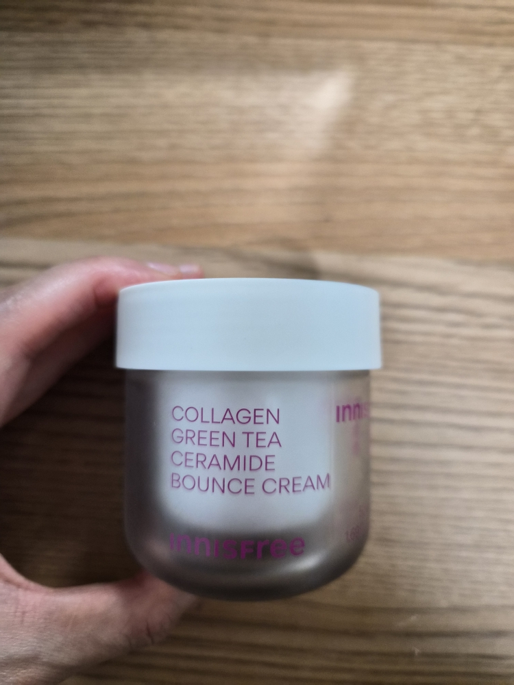 Ảnh đánh giá thực tế của người dùng về Kem dưỡng da collagen trà xanh ceramide tăng cường độ đàn hồi