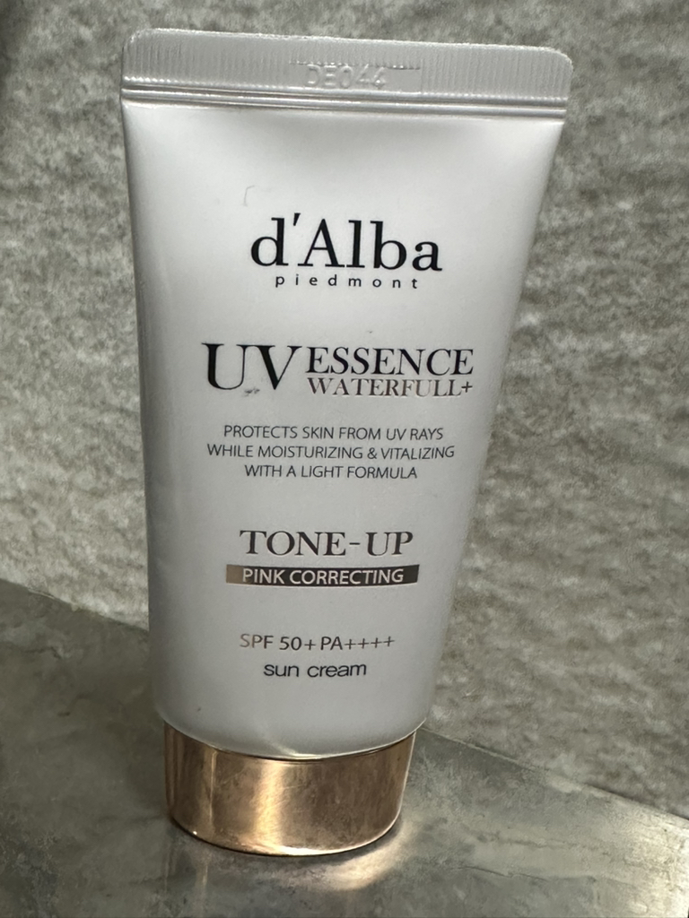 水池防晒霜 [SPF50+/PA++++] [调色/粉色]的真实用户使用照片