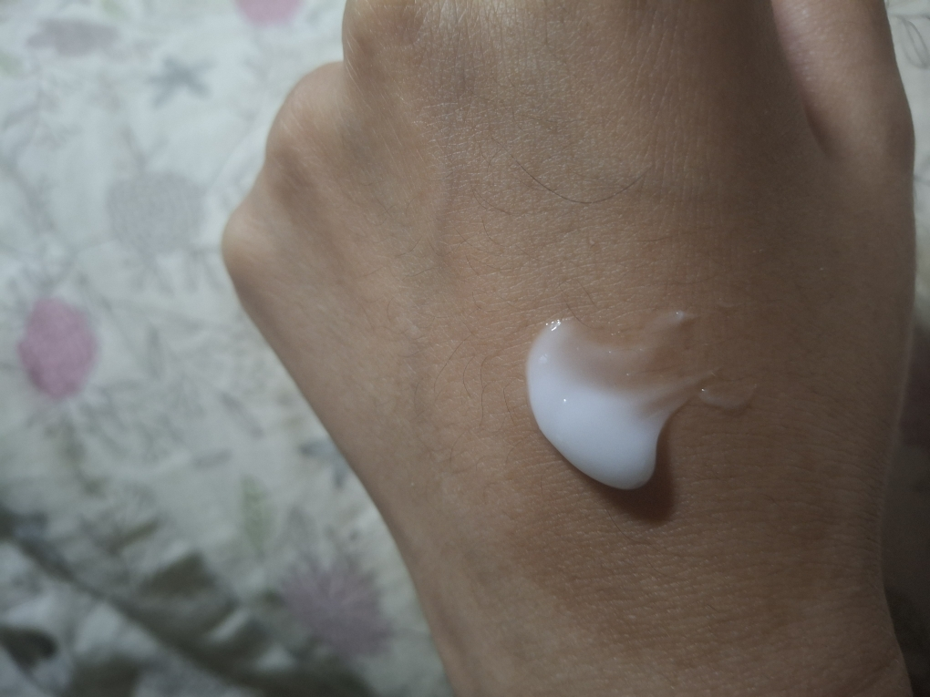 라로제 (LAROSEE) 모이스춰라이징 바디크림 review image