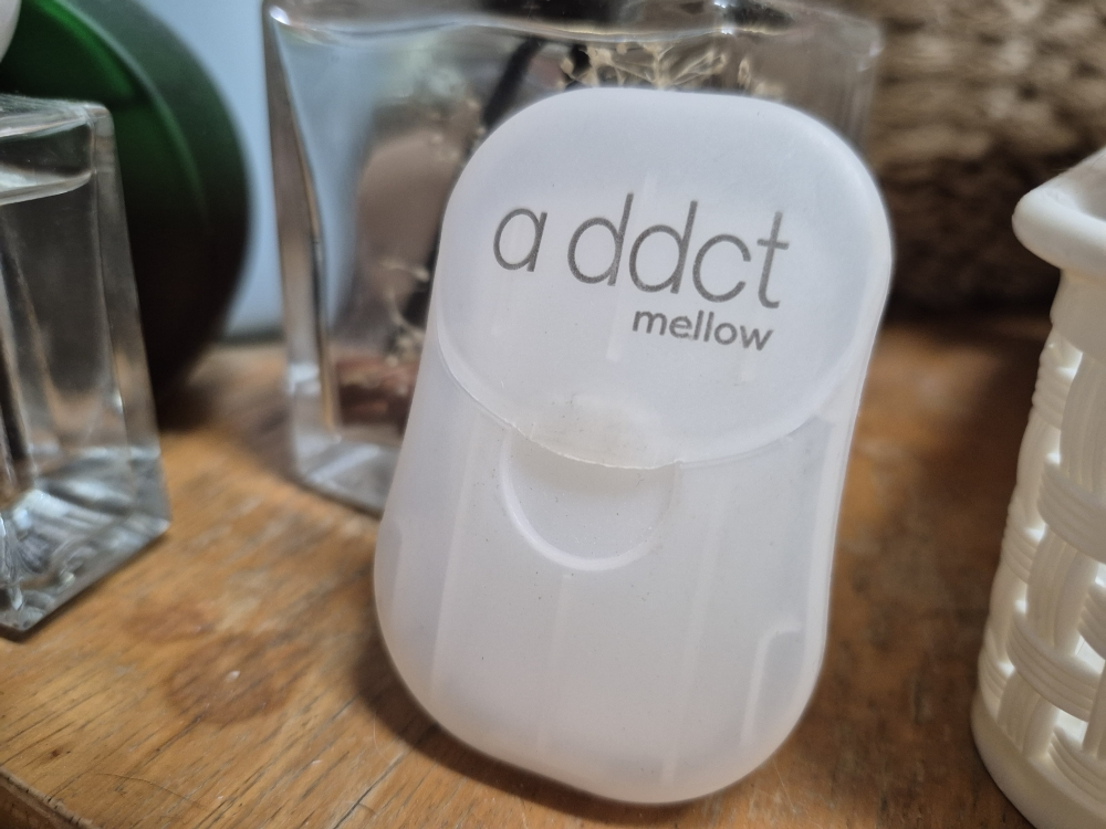 에이딕트 (A'ddict) 멜로우 퍼퓸 종이비누 [블러리페탈] review image