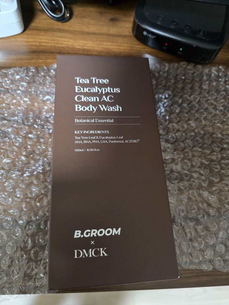 DMCK 茶树尤加利清洁弧形沐浴露 review image