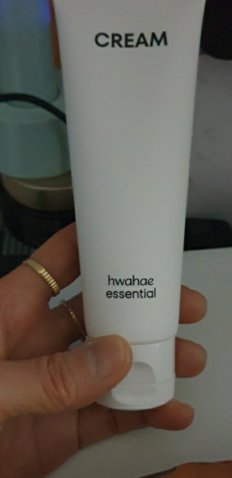 화해에센셜 (hwahaeessential) 데일리 크림 review image