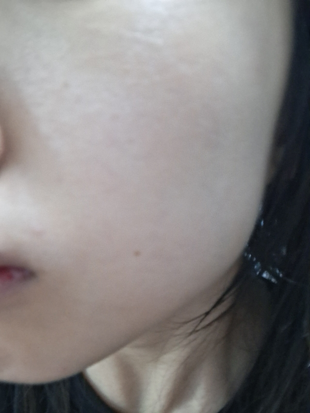 라운드어라운드 (ROUNDAROUND) 컴포트 그린티 톤업 선크림 [SPF50+/PA++++] review image