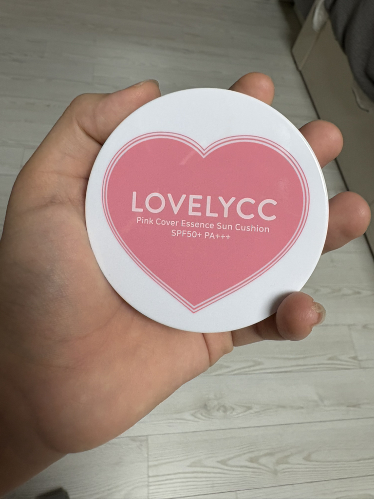 러블리씨씨 (LOVELYCC) 핑크 커버 에센스 선쿠션 [SPF50+/PA+++] [21호] review image