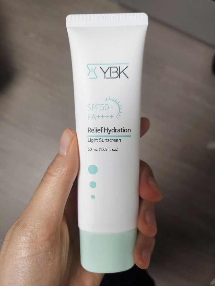 舒缓保湿轻透防晒霜 [SPF50+/PA++++]的真实用户使用照片