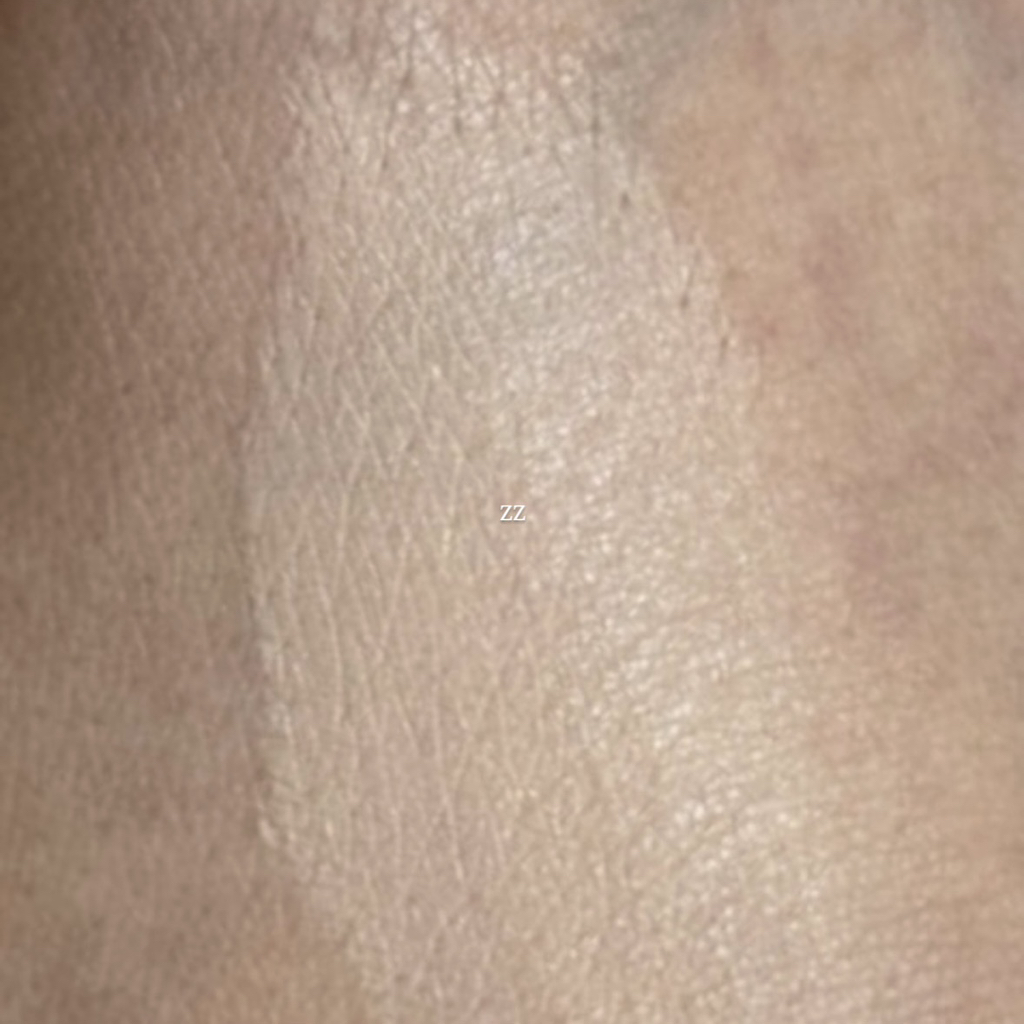 어뮤즈 (AMUSE) 세라믹 스킨 퍼펙터 쿠션 [SPF40/PA++] [01 포슬린] review image