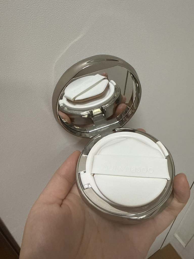 설화수 (Sulwhasoo) 퍼펙팅 쿠션 [SPF50+/PA+++] [11C1 쿨포슬린] review image