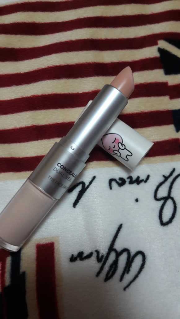 Real user review photo of Concealer Dual Veil [V107 Ivory Beige] (Apeach)