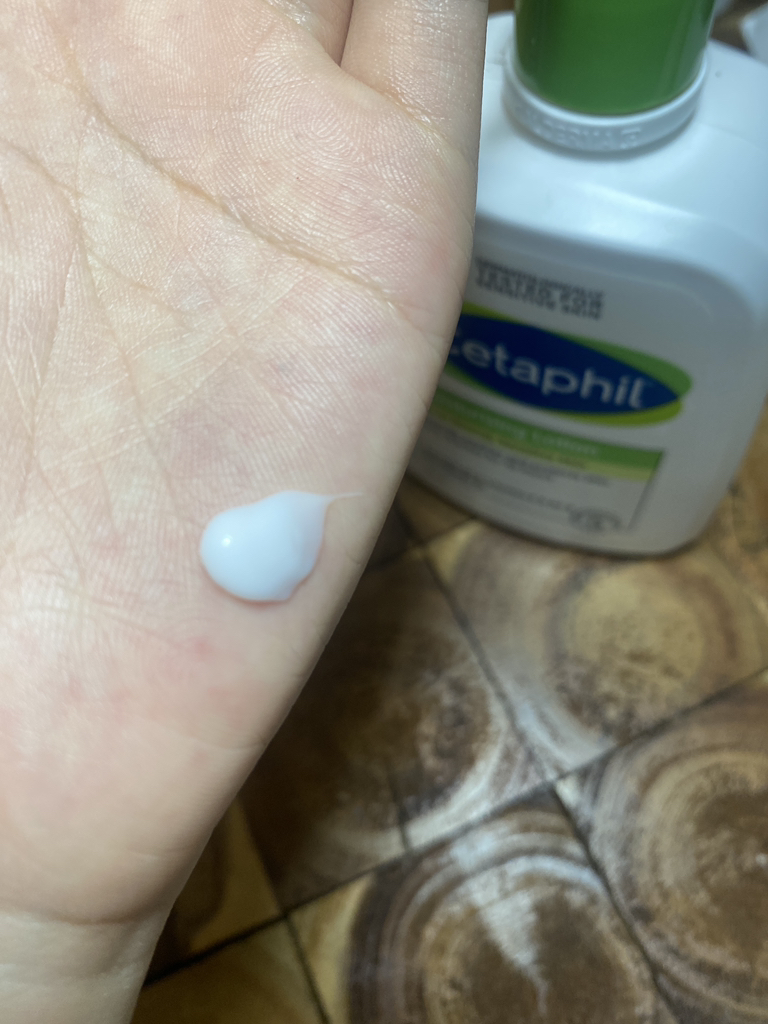 保湿乳液的真实用户使用照片