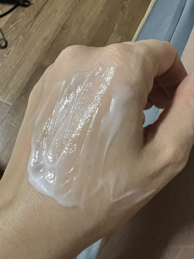 秀肤生 弱酸性石蜡保湿霜 common.review image