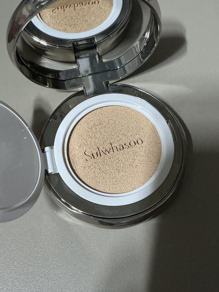 설화수 (Sulwhasoo) 퍼펙팅 쿠션 [SPF50+/PA+++] [13N1 아이보리] review image