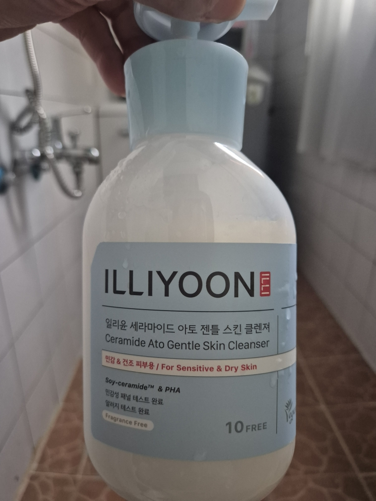 일리윤 (ILLIYOON) 세라마이드 아토 5.0 젠틀 스킨 클렌져 review image