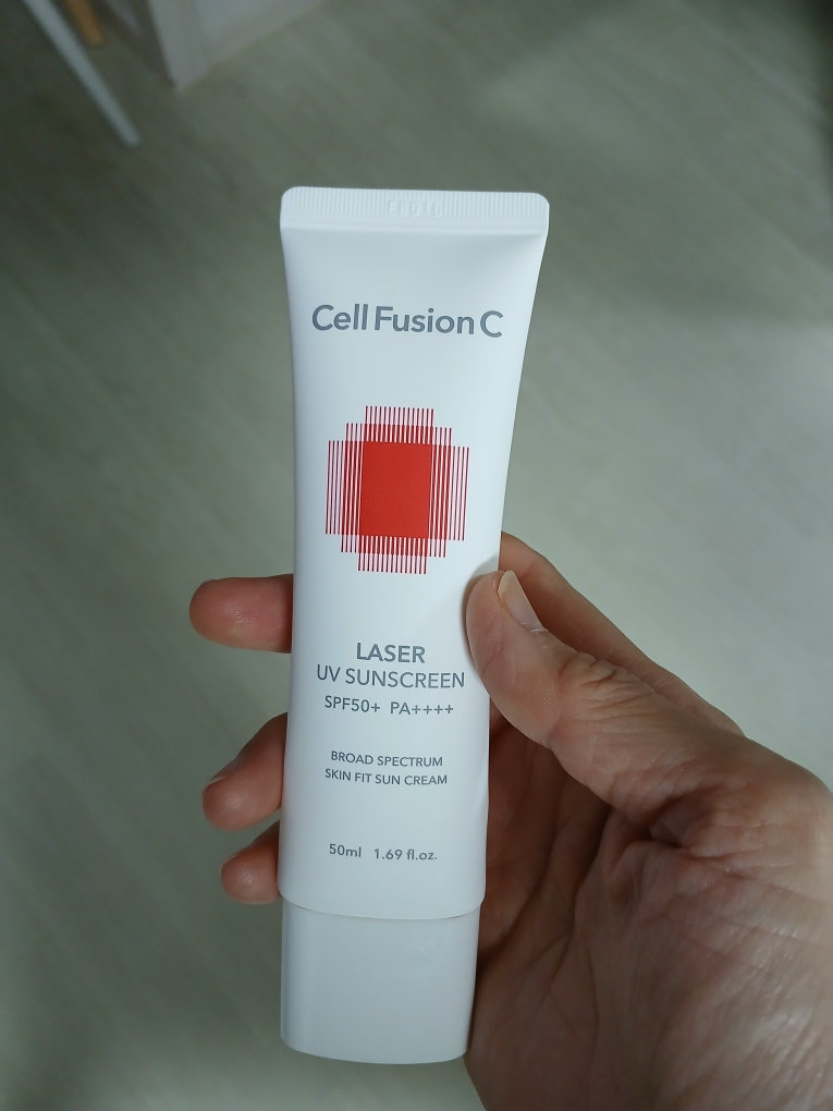 防晒霜 [SPF50+/PA++++] [激光紫外线 ] [SPF50+/PA++++] [激光紫外线 ]的真实用户使用照片