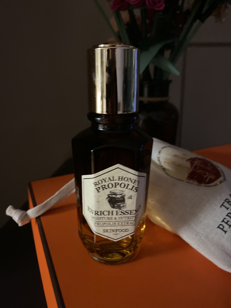 스킨푸드 (SKINFOOD) 로열허니 프로폴리스 인리치 에센스 review image