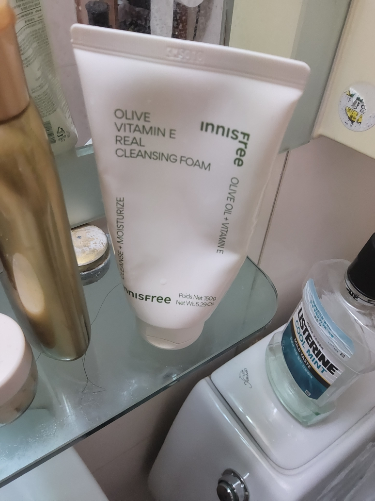 INNISFREE Olive Vitamin E Real Cleansing Foam review image