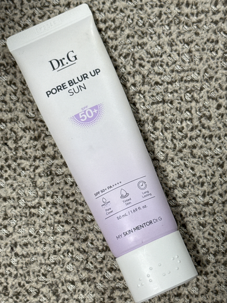 닥터지 (Dr.G) 포어 블러 업 선 [SPF50+/PA++++] review image