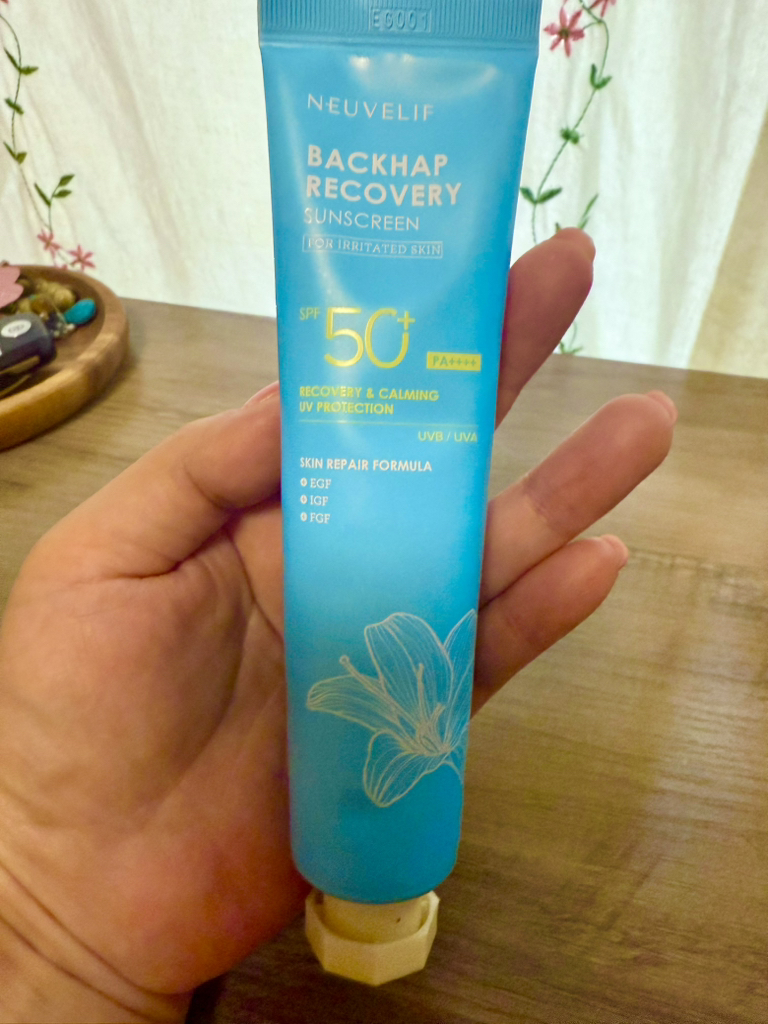 뉴베리프 (NEUVELIF) 백합 리커버리 선크림  [SPF50+/PA++++] review image