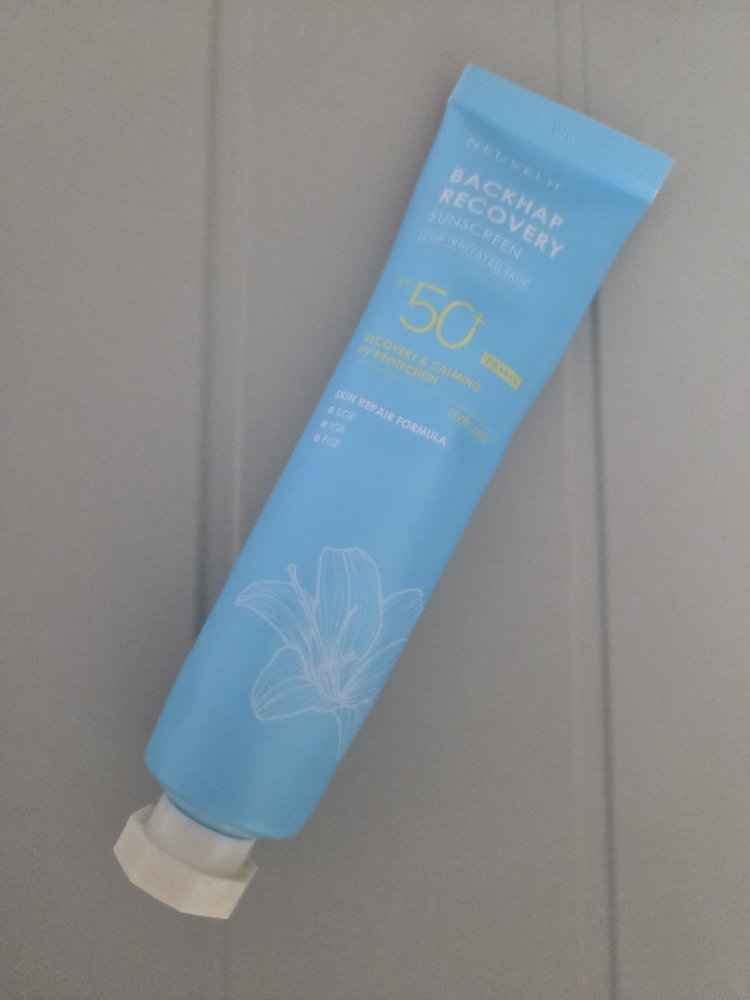 뉴베리프 (NEUVELIF) 백합 리커버리 선크림  [SPF50+/PA++++] review image