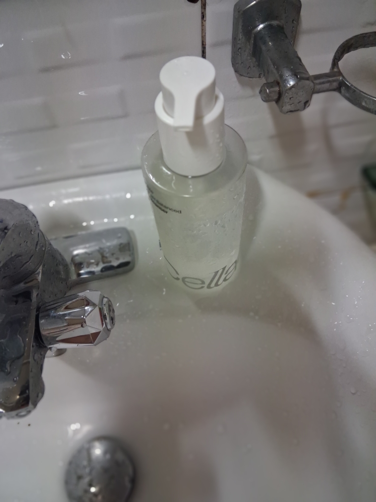 Trouble Clear 弱酸性啫喱洁面乳的真实用户使用照片