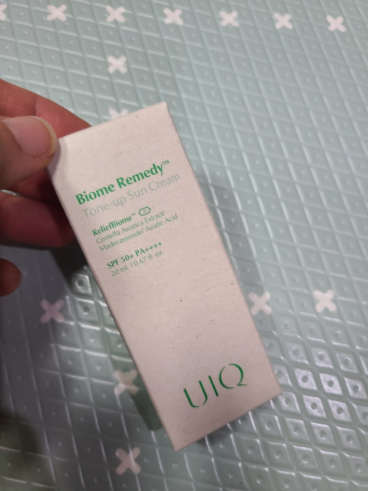 유이크 (UIQ) 바이옴 레미디 톤업 선크림 [SPF50+/PA++++] [그린] review image