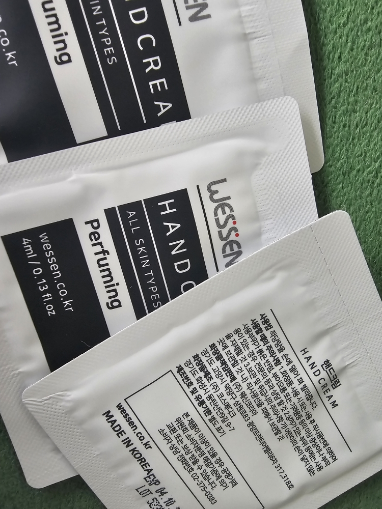 웨신 (WESSEN) 시어버터 퍼퓸 핸드크림 review image