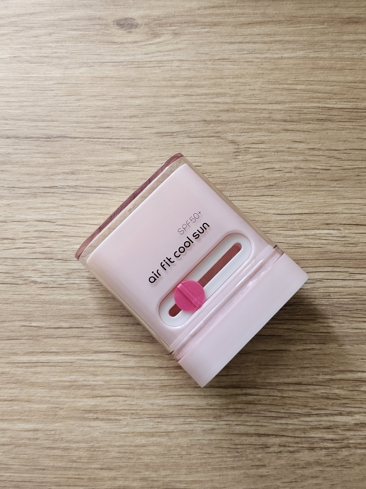 리즈케이 (LIZk) 에어핏 쿨 선 [SPF50+/PA++++] review image