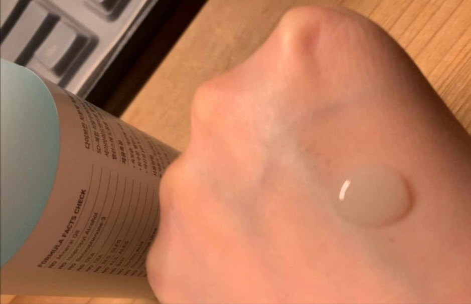 低分子玻尿酸肌底液的真实用户使用照片