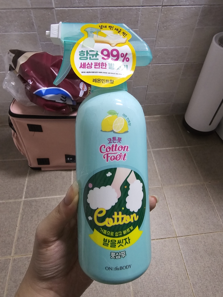 Ảnh đánh giá thực tế của người dùng về Rửa chân với dầu gội Cotton Foot [Hương chanh]