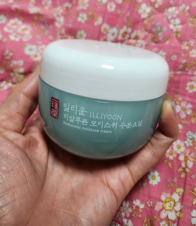 Ảnh đánh giá thực tế của người dùng về Kem dưỡng ẩm Hyaluron Moisture