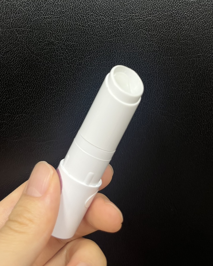 바이오더마 (BIODERMA) 아토덤 립스틱 review image