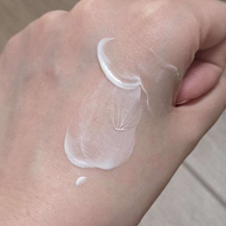 全天候透气防晒霜 [SPF50+/PA++++]的真实用户使用照片