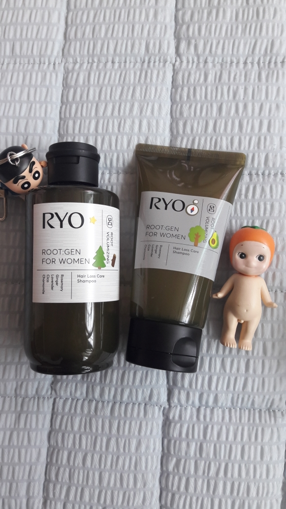 Ảnh đánh giá thực tế của người dùng về Rootgen Chăm sóc chuyên sâu cho tình trạng rụng tóc ở phụ nữ - Dầu gội tăng cường độ dày tóc