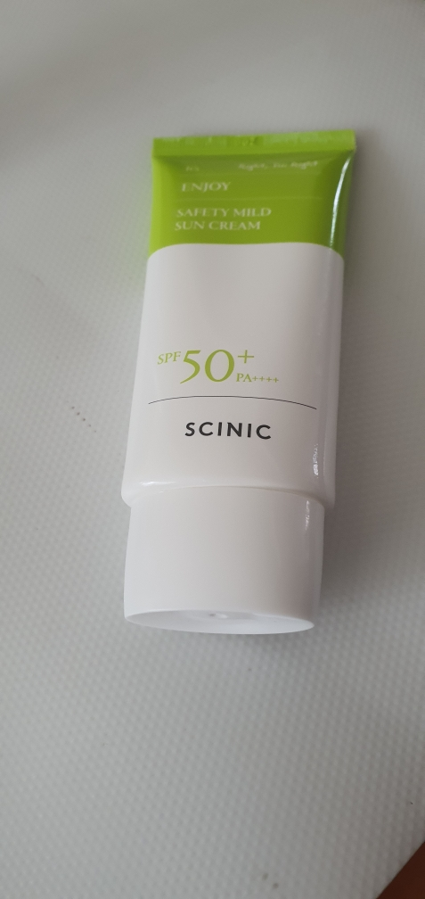 싸이닉 (SCINIC) 엔조이 세이프티 마일드 선크림 [SPF50+/PA++++] review image