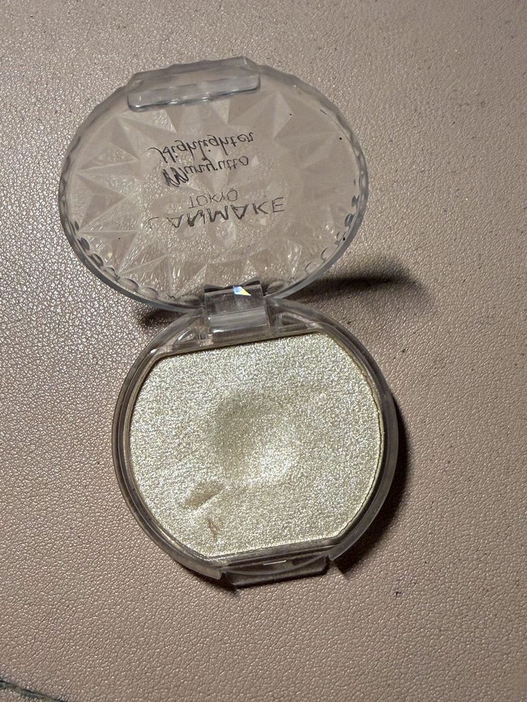 캔메이크 (CANMAKE) 무뉴토 하이라이터 [01 문라이트 젬] review image