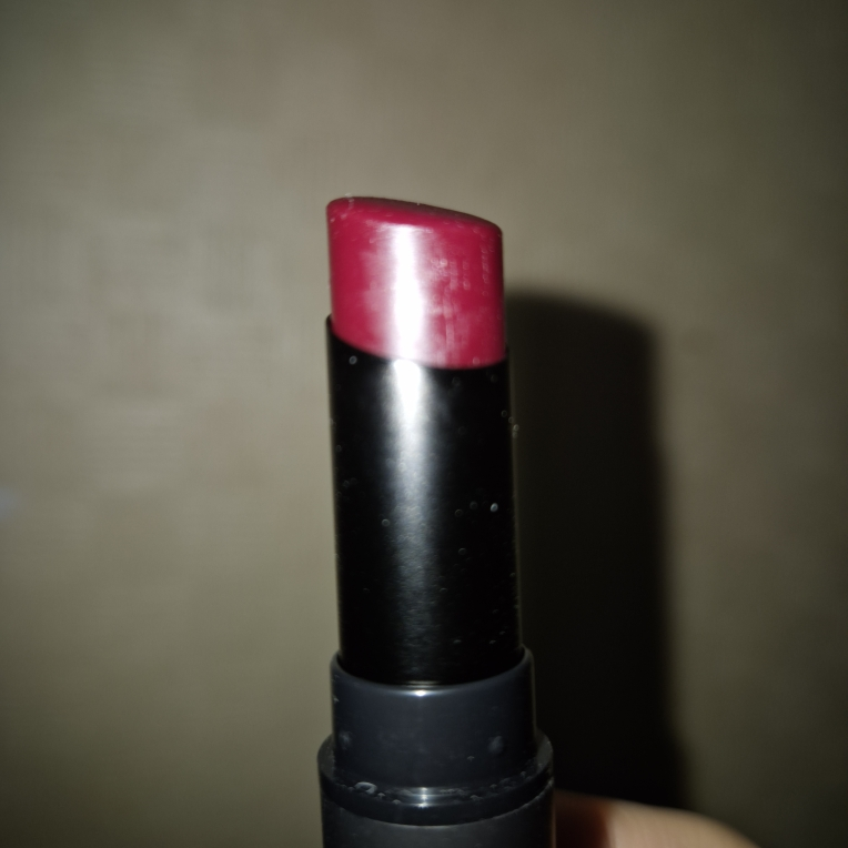 纯红色护唇膏的真实用户使用照片