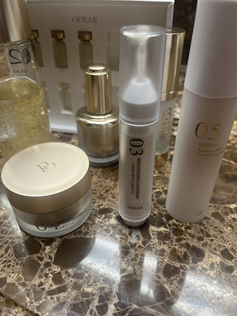 오데어 (ODEAR) 브라이트닝 엔더믹 다크 스팟 앰플 review image