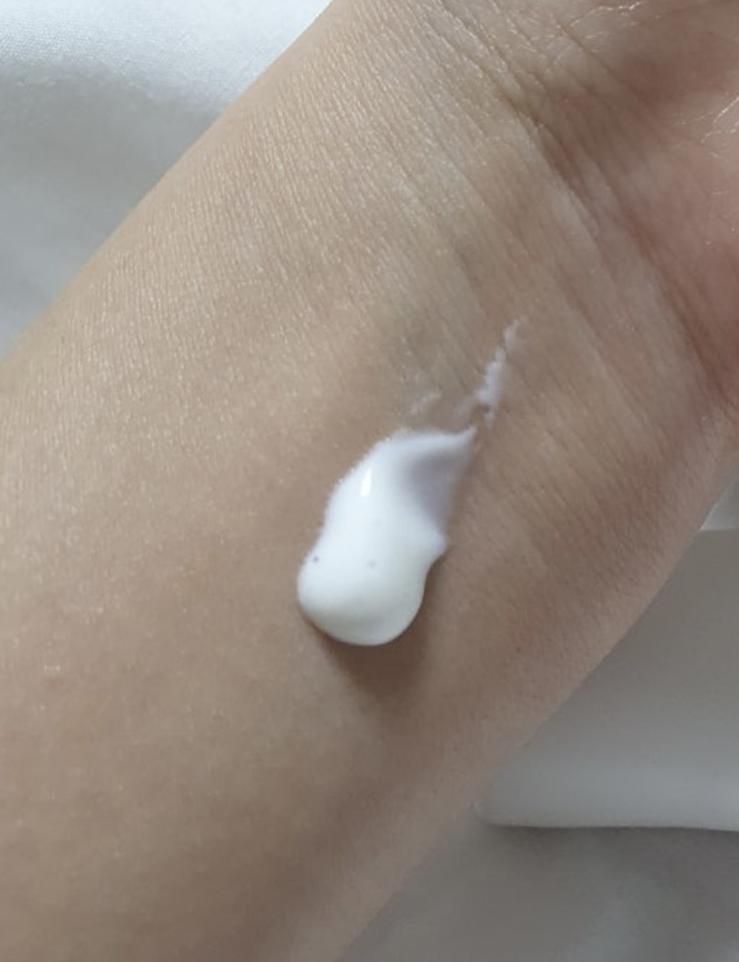 舒缓防晒润肤霜 [SPF50+/PA++++]的真实用户使用照片