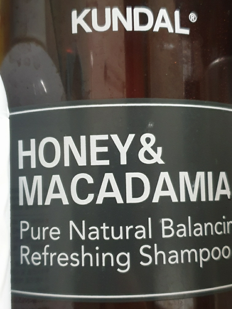 쿤달 (KUNDAL) 허니 앤 마카다미아 네이처 샴푸 [화이트머스크] review image
