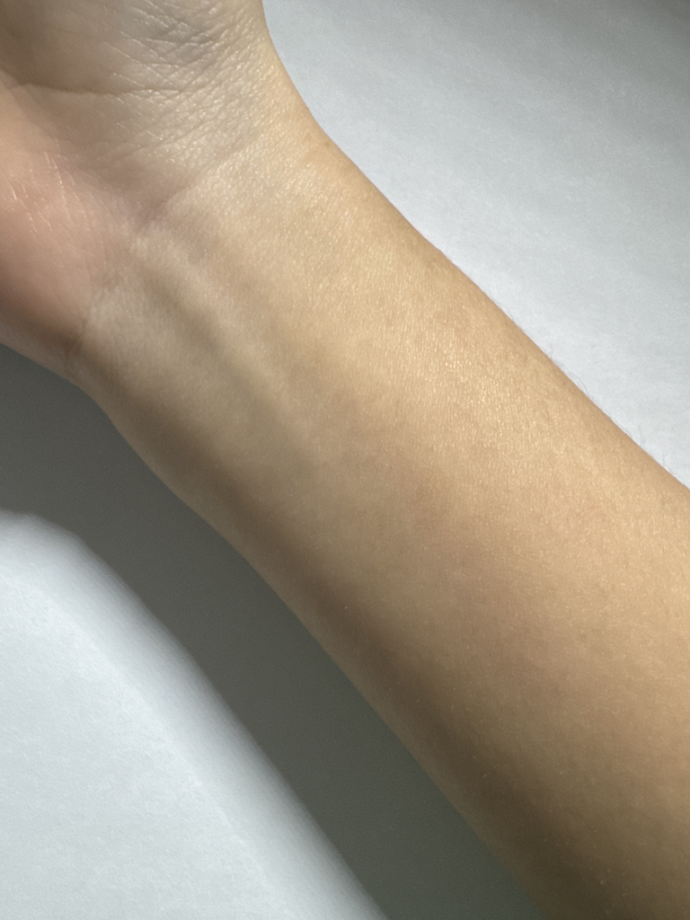 ToneStain 色彩校正底霜 [SPF20/PA++] [03 Serenity] [03 Serenity的真实用户使用照片