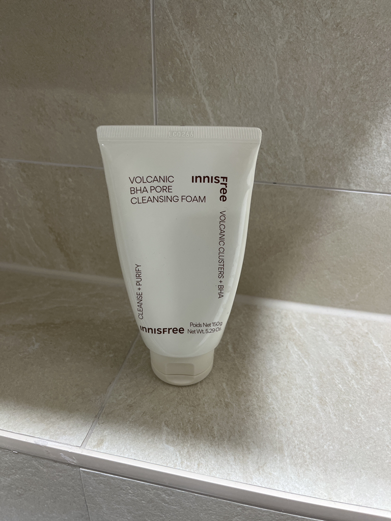 이니스프리 (INNISFREE) 화산송이 바하 모공 폼 클렌징 review image