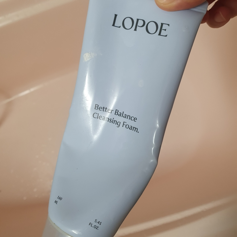 로포에 (LOPOE) 베러 밸런스 클렌징 폼 review image