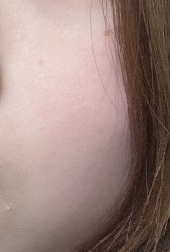 鱼迹精华垫透明触感的真实用户使用照片