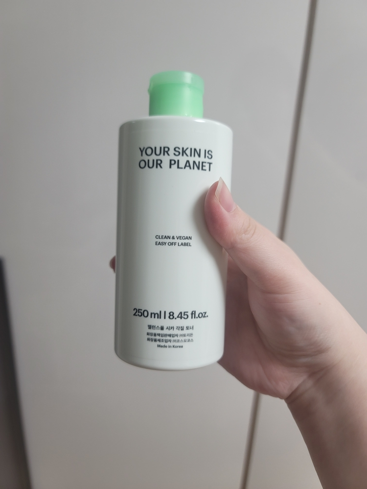 토리든 (Torriden) 밸런스풀 시카 각질 토너 review image