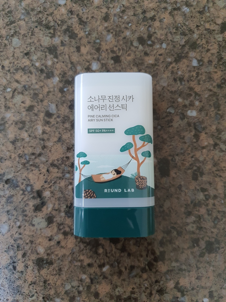 라운드랩 (ROUNDLAB) 소나무 진정 시카 에어리 선스틱 [SPF50+/PA++++] review image