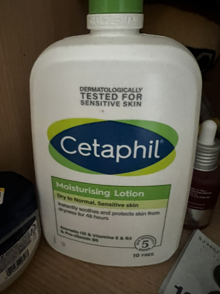 保湿乳液的真实用户使用照片