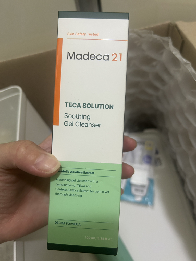 마데카21 (Madeca21) 테카솔루션 수딩 젤클렌저 review image