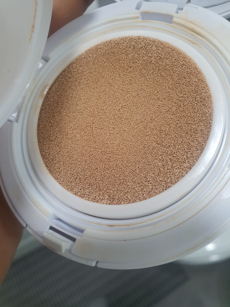 Oligo 玻尿酸健康乳霜 [SPF50+/PA++++] [01 象牙色]的真实用户使用照片