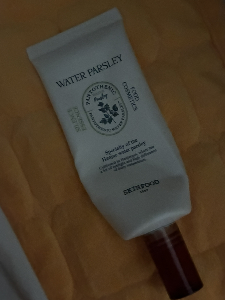 Ảnh đánh giá thực tế của người dùng về Pantothenic Water Parsley Silence Essence